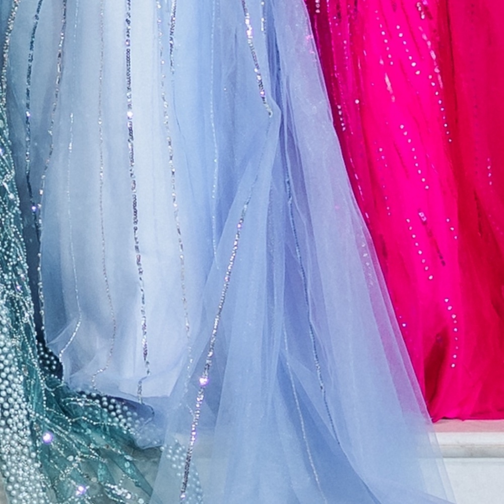 Blue - Picture 4 of 12